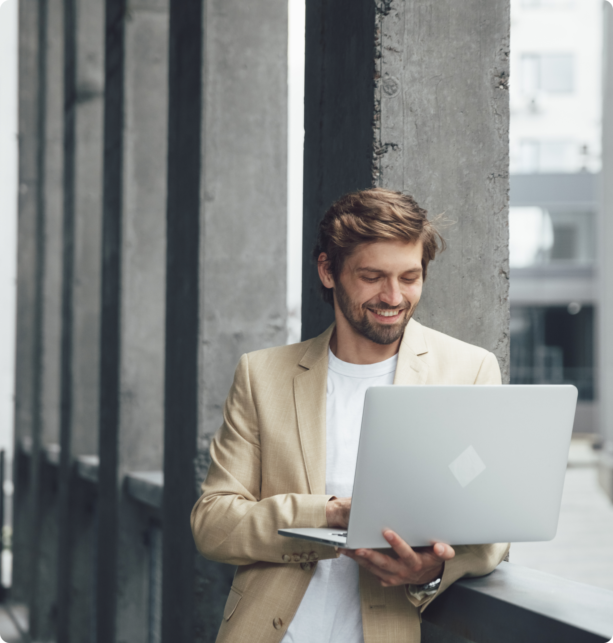 Man trading on laptop